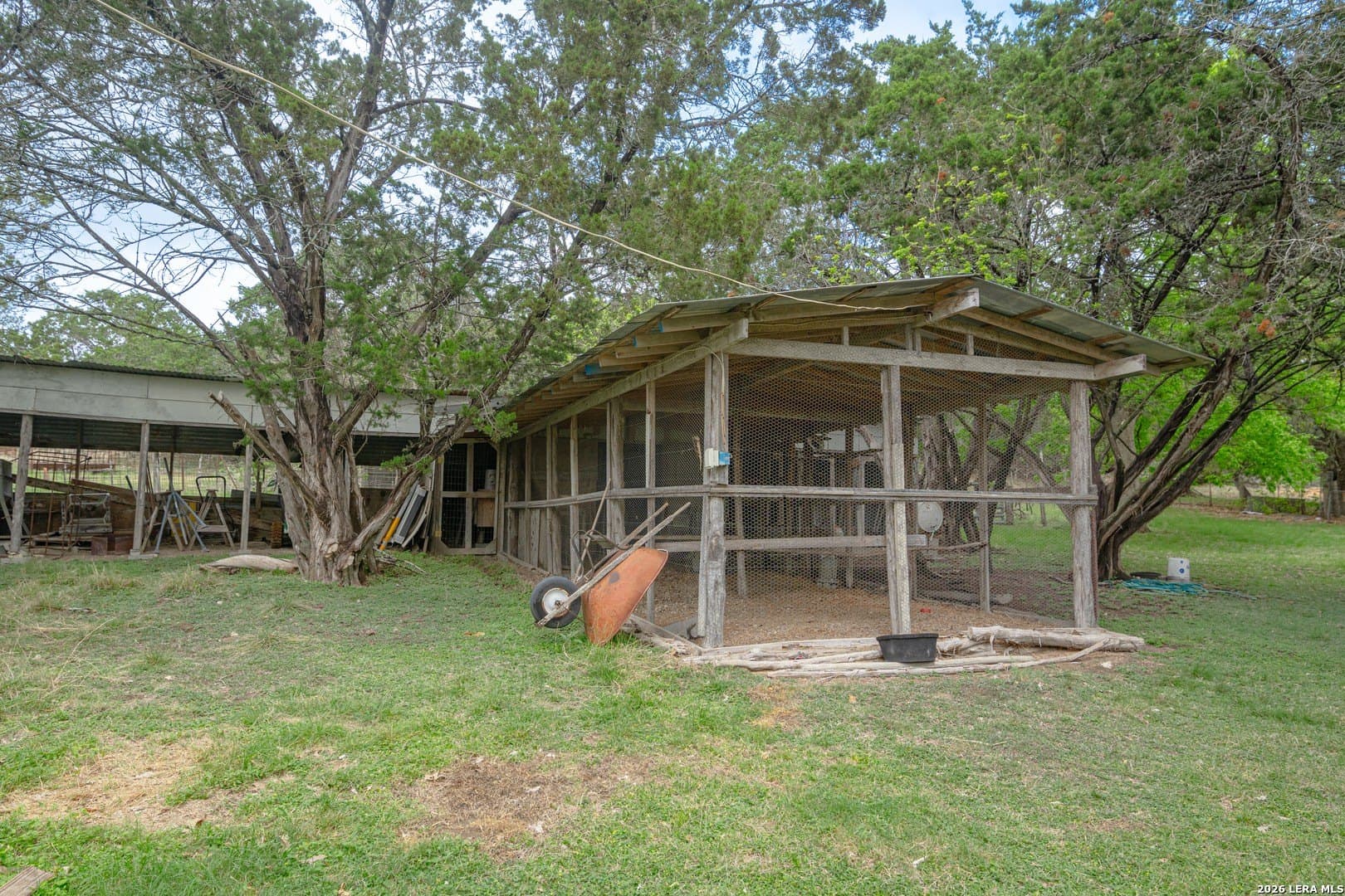 13.72 acres in Kerr County - photo 7