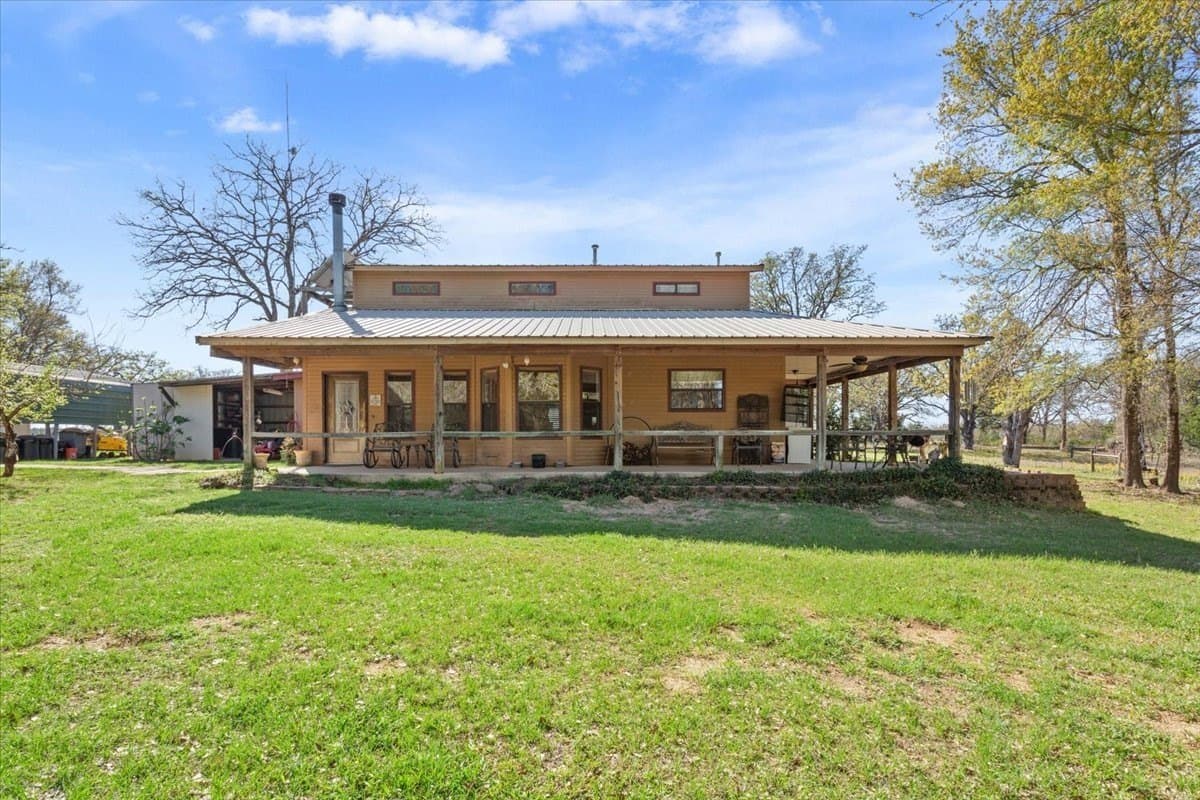 18.77 acres in Freestone County