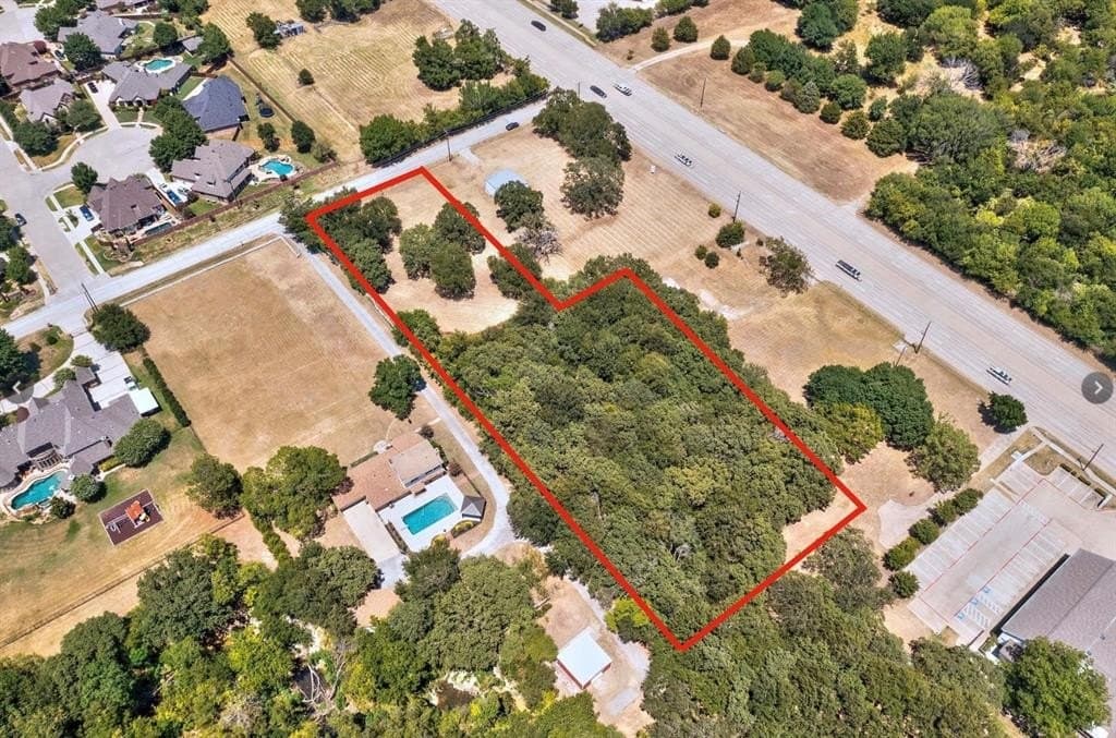 1.35 acres in Tarrant County gallery image 3