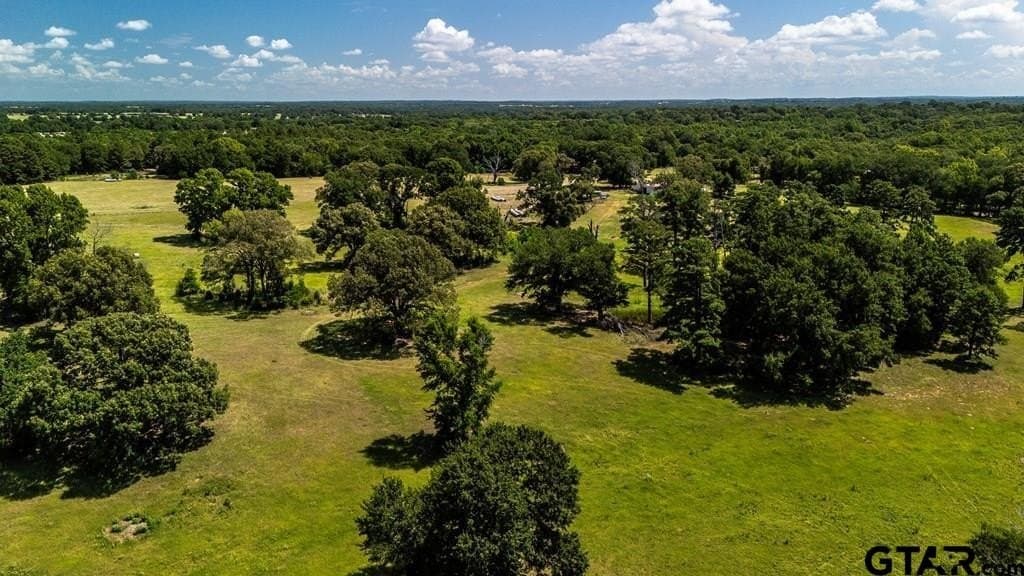56.56 acres in Henderson County - photo 7