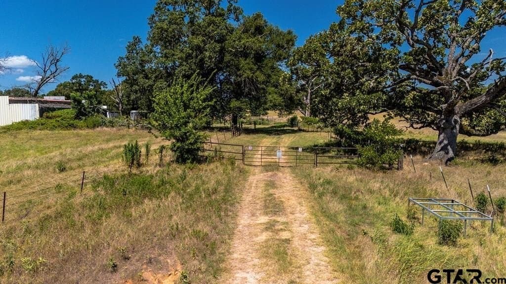 56.56 acres in Henderson County - photo 13