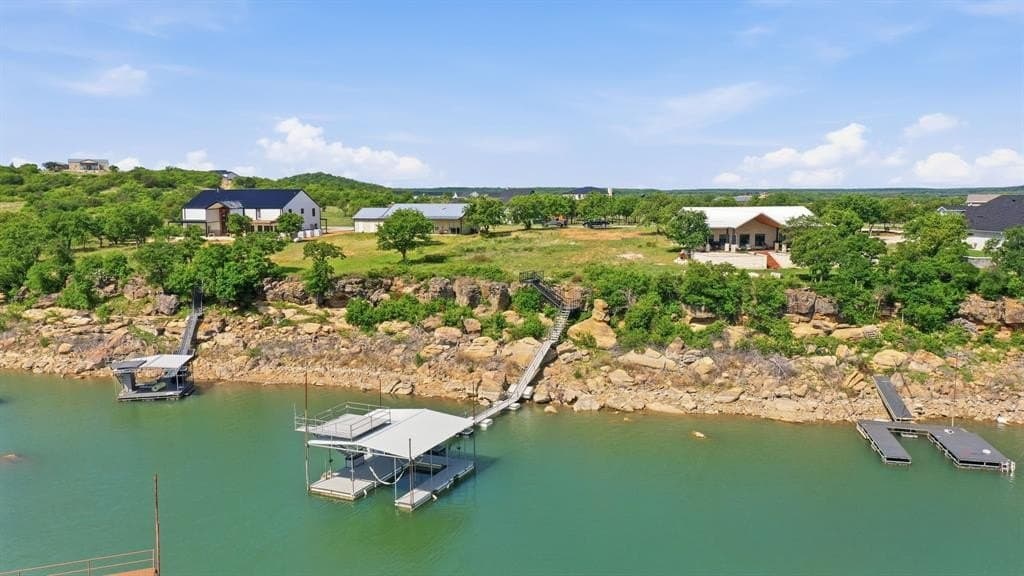 0.76 acres in Eastland County