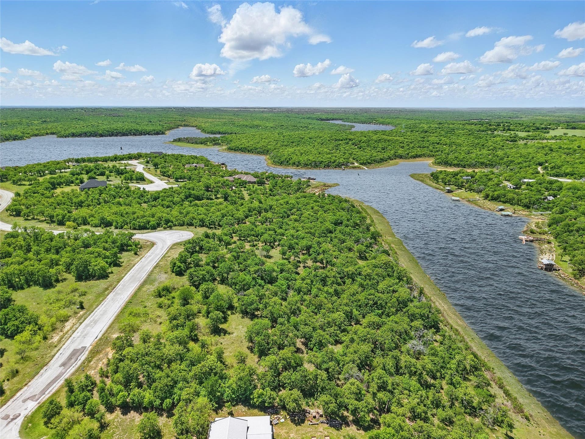 1.01 acres in Wise County gallery image 3