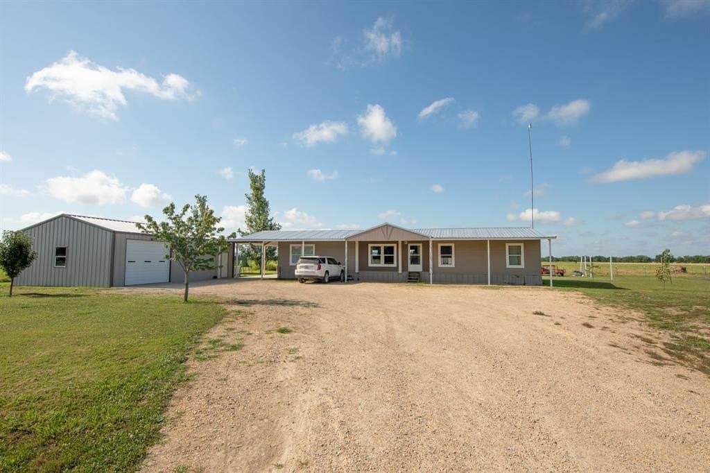 10 acres in Lamar County