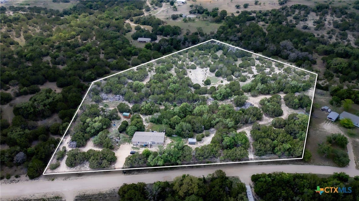 10.01 acres in Lampasas County