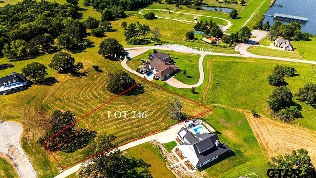 1 acres in Henderson County gallery image 2