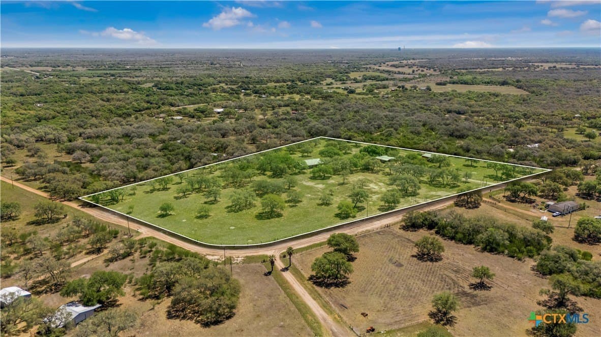 15 acres in Goliad County - photo 3