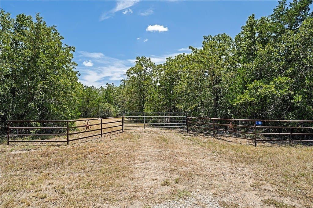 9 acres in Fayette County