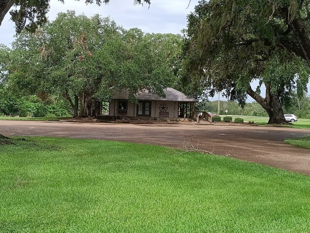 0.91 acres in Angleton County - photo 5