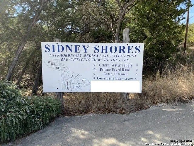 2.01 acres in Bandera County - photo 4