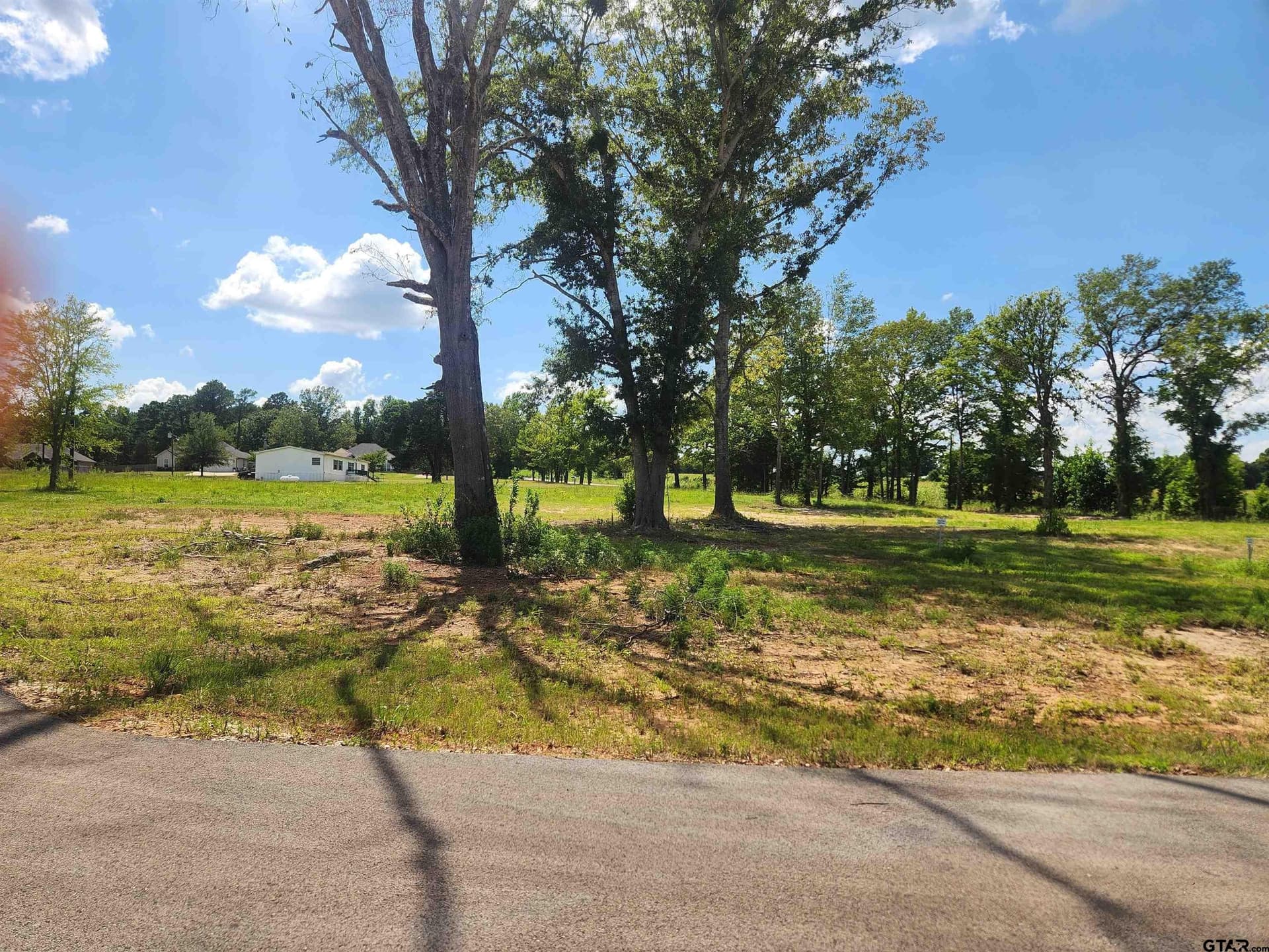 0.5 acres in Smith County gallery image 3