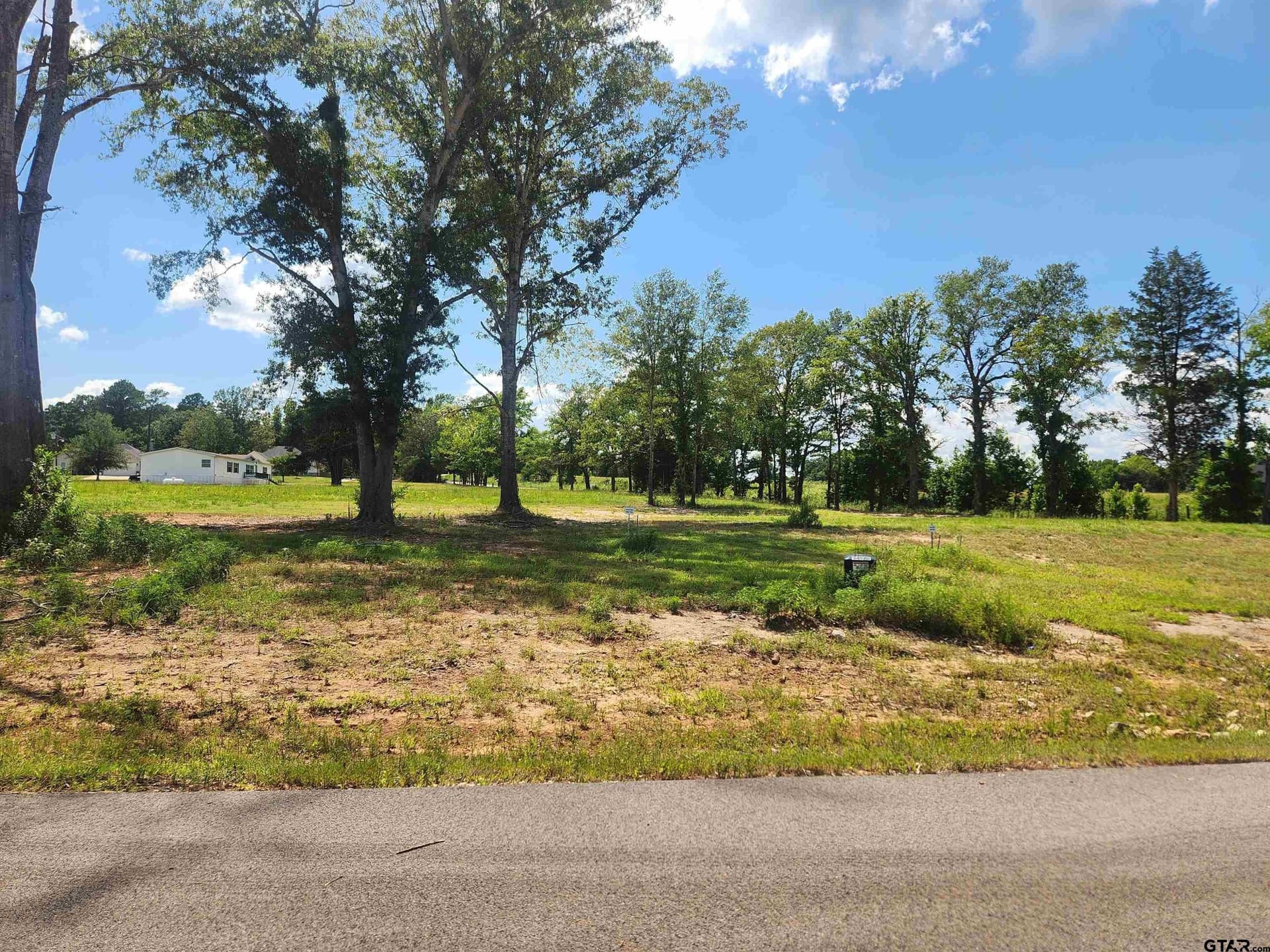 0.5 acres in Smith County gallery image 4