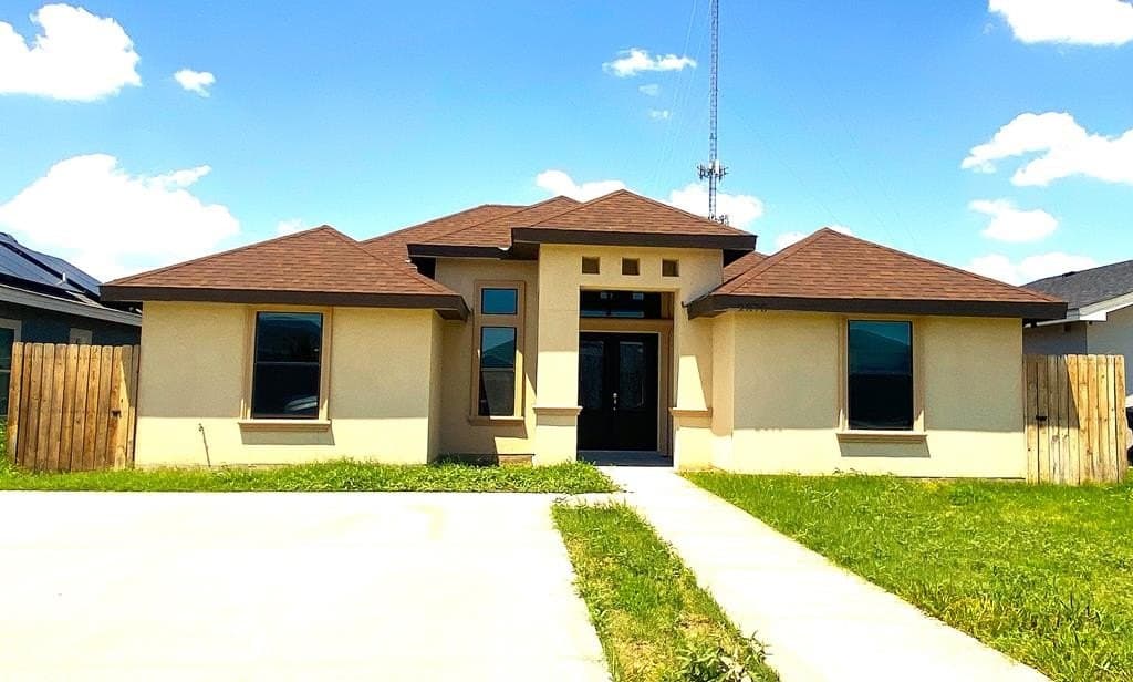 5,590 acres in Maverick County