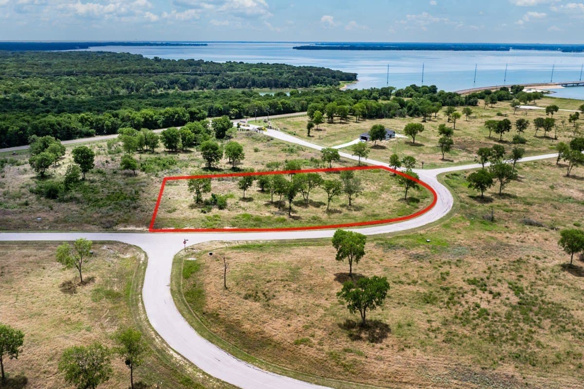 1.55 acres in Navarro County