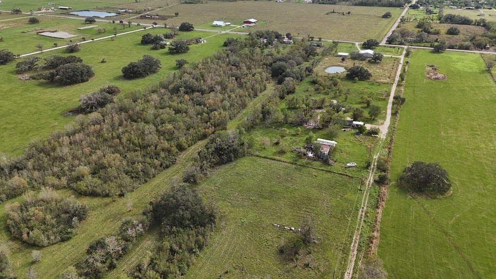 11.12 acres in Angleton County - photo 3
