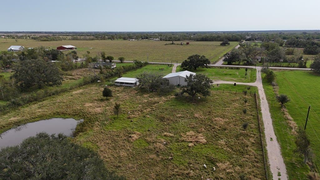 11.12 acres in Angleton County - photo 2