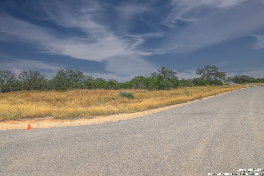 1.22 acres in Comal County - photo 11