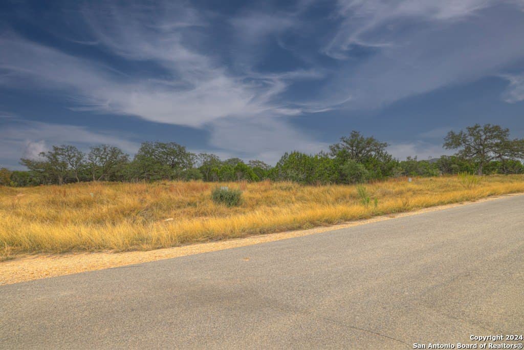 1.22 acres in Comal County - photo 6