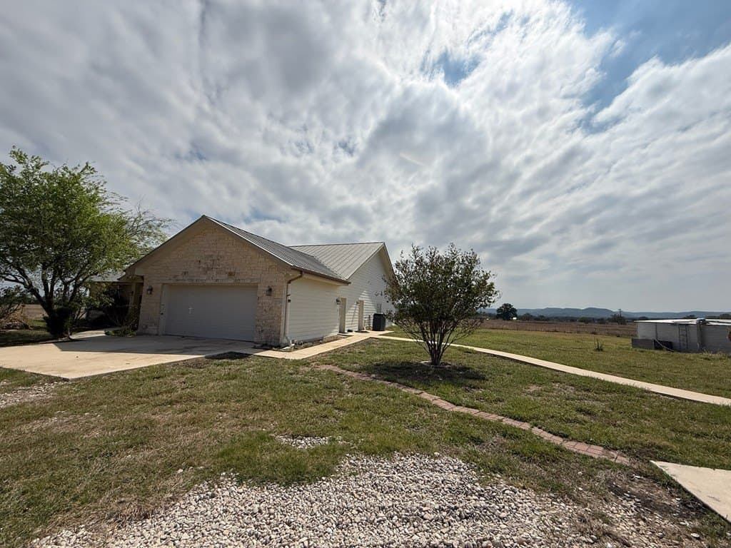 25.28 acres in Bandera County - photo 15