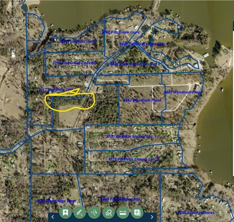 1.23 acres in Henderson County