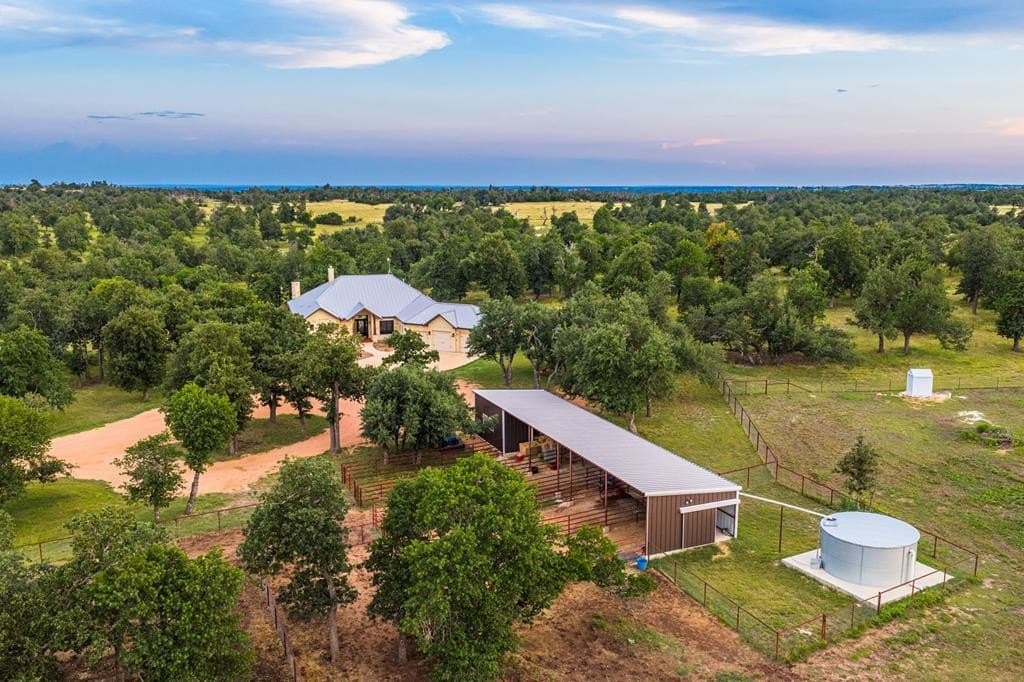 30.68 acres in Gillespie County
