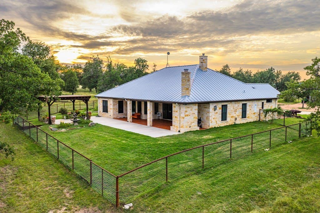 30.68 acres in Gillespie County gallery image 2
