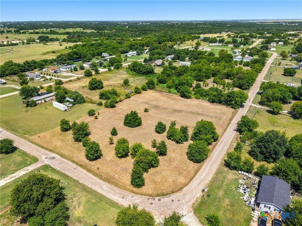 1.57 acres in McLennan County gallery image 2