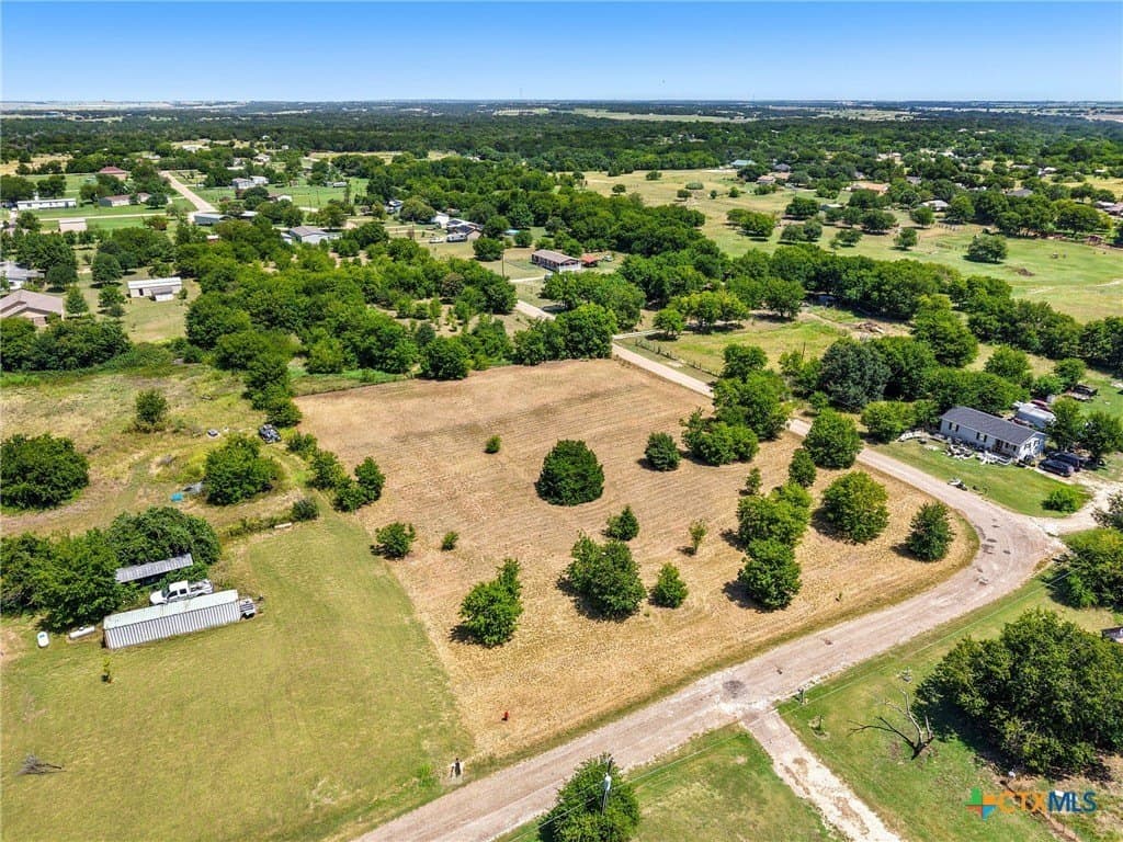 1.57 acres in McLennan County gallery image 3