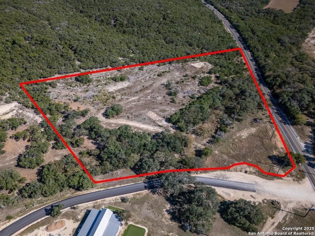 9.34 acres in Comal County