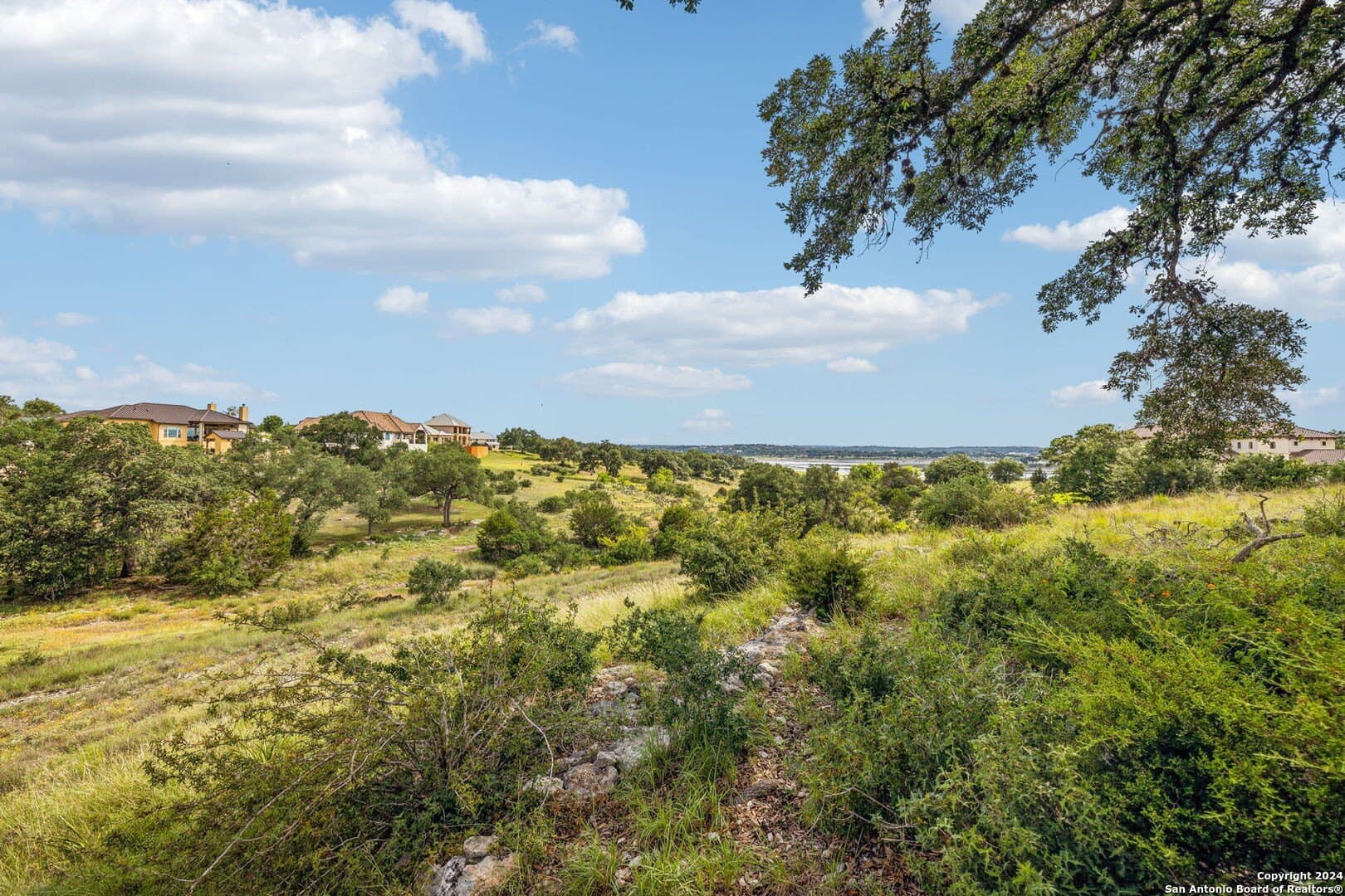 1.86 acres in Comal County gallery image 3