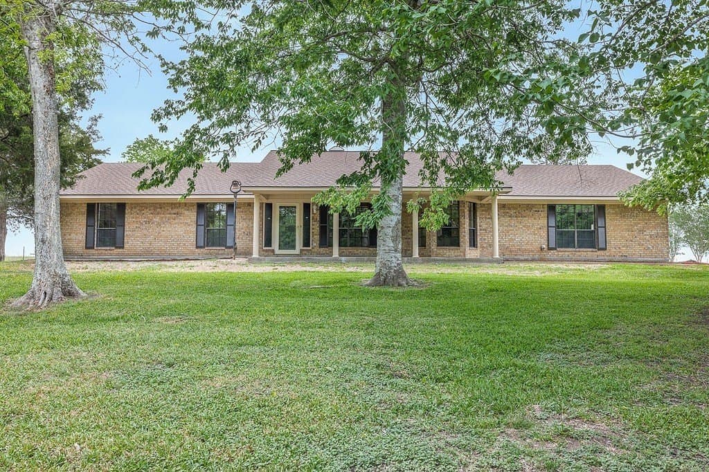 1.5 acres in Colorado County gallery image 2