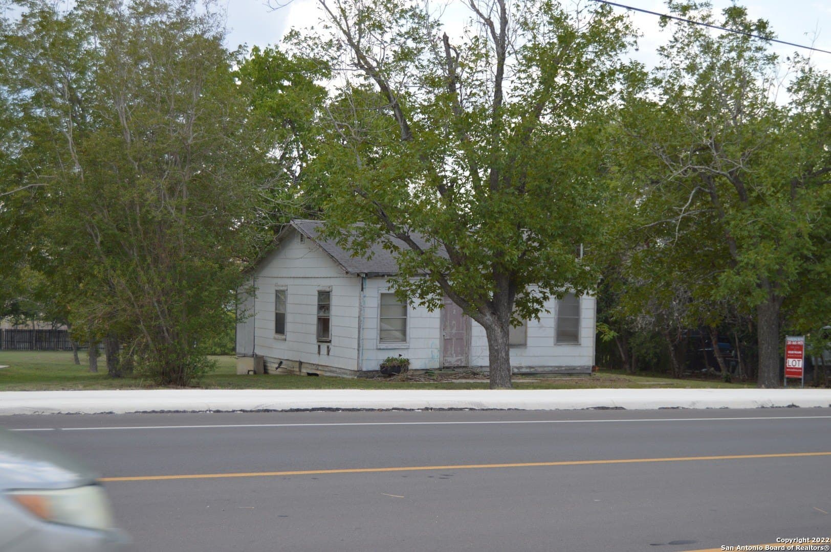 0.58 acres in Comal County - photo 38