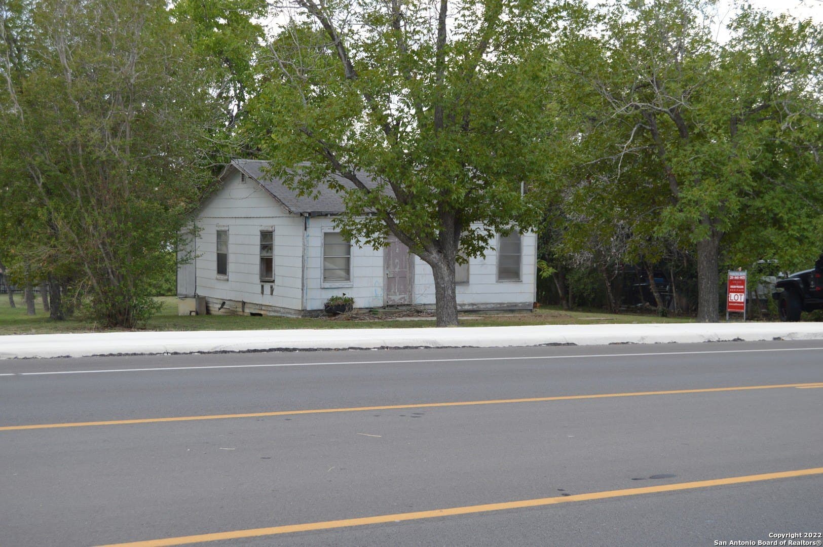 0.58 acres in Comal County - photo 40