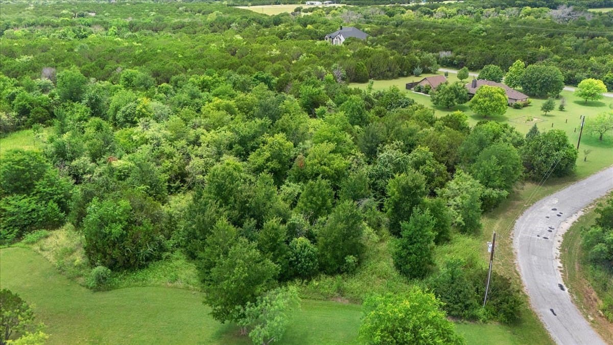 1.27 acres in Hill County - photo 3