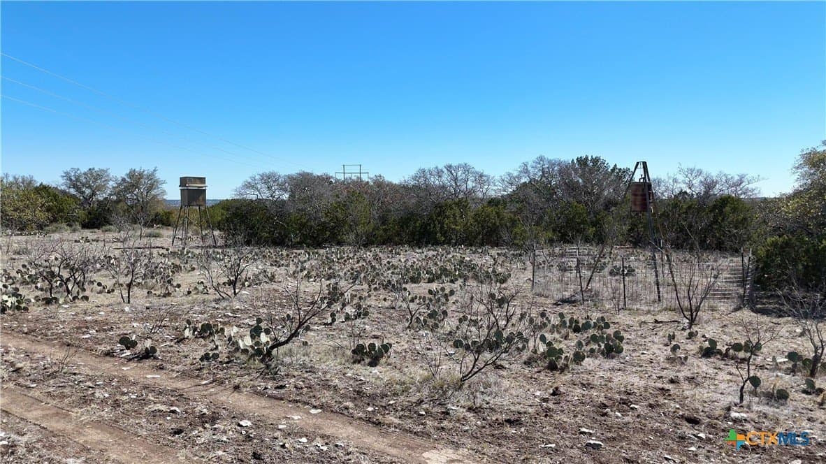 827 acres in Menard County featured view