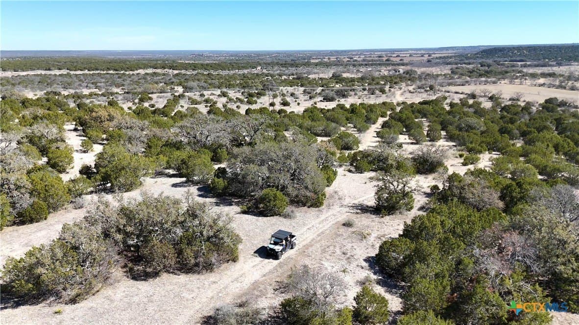827 acres in Menard County
