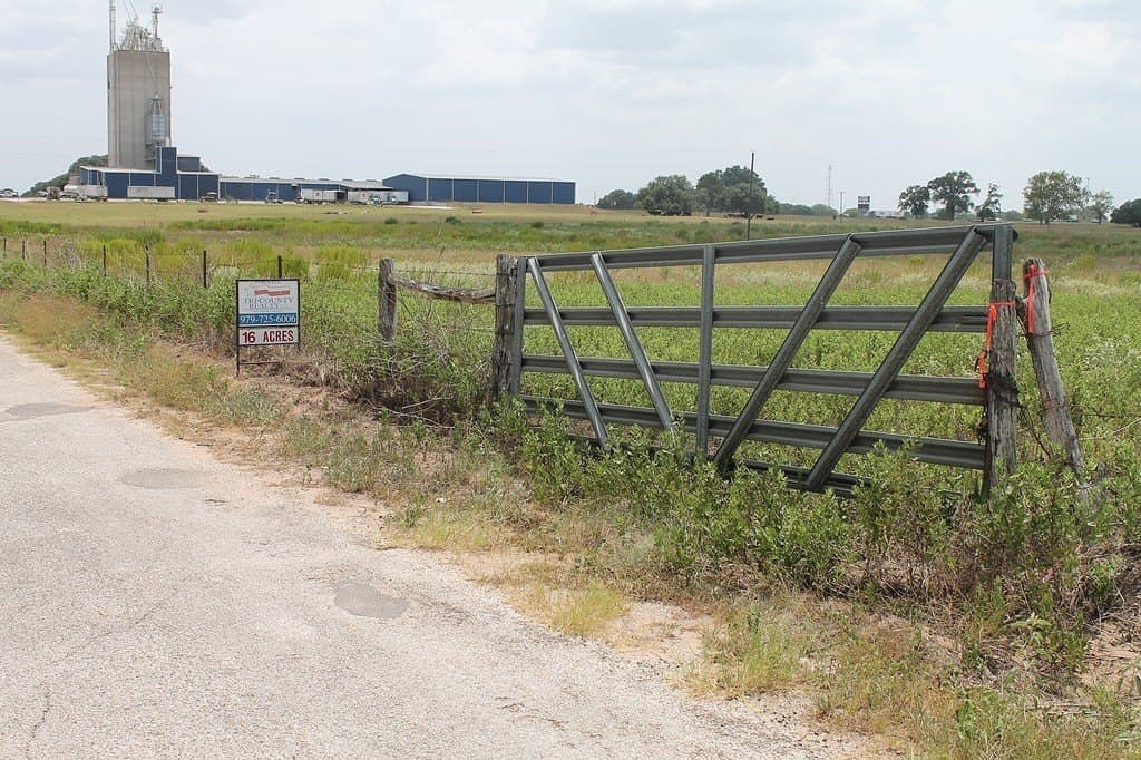 16.32 acres in Colorado County gallery image 3