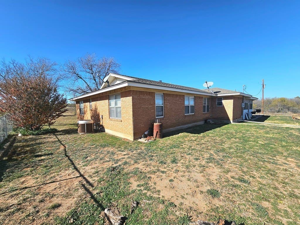 25 acres in Nolan County - photo 6