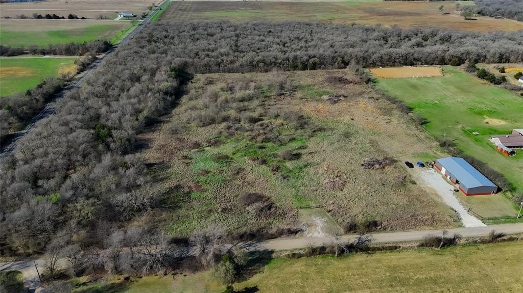 1.45 acres in Johnson County gallery image 4