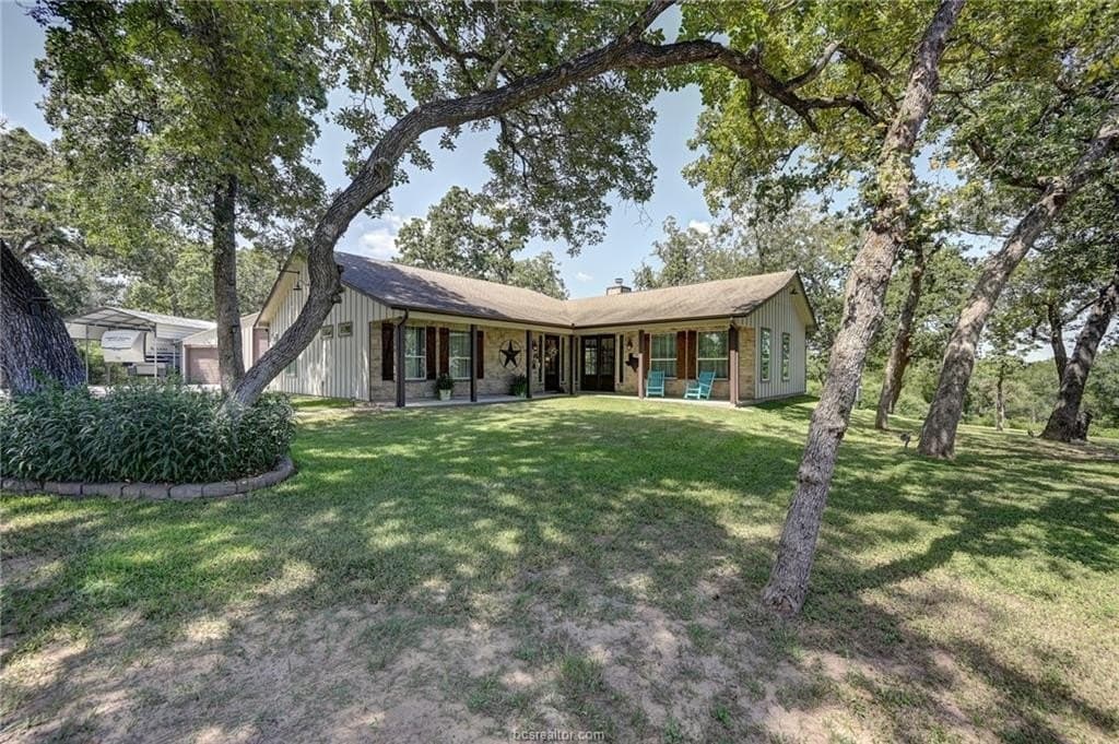 11.95 acres in Austin County gallery image 2