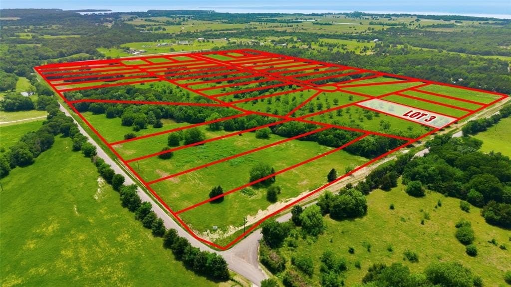 1.38 acres in Hunt County