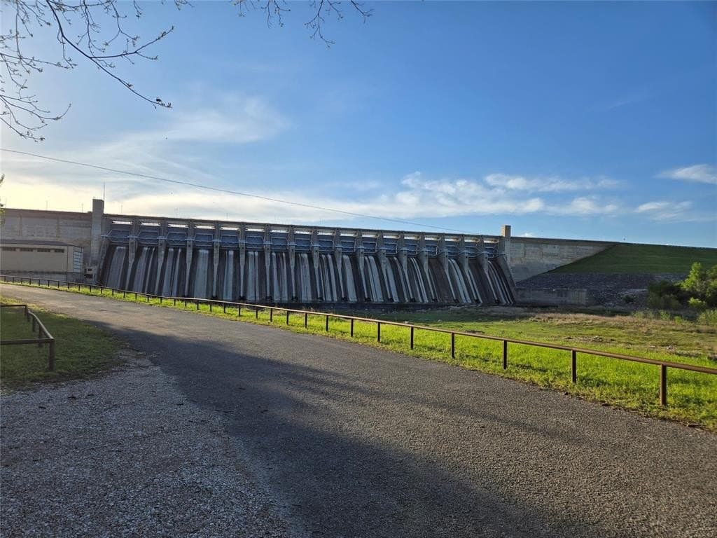 1.7 acres in Hill County featured view