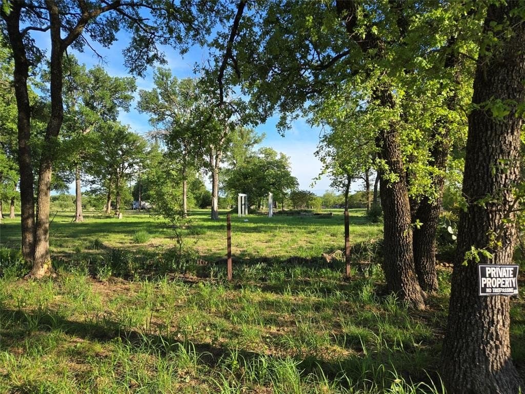 1.7 acres in Hill County