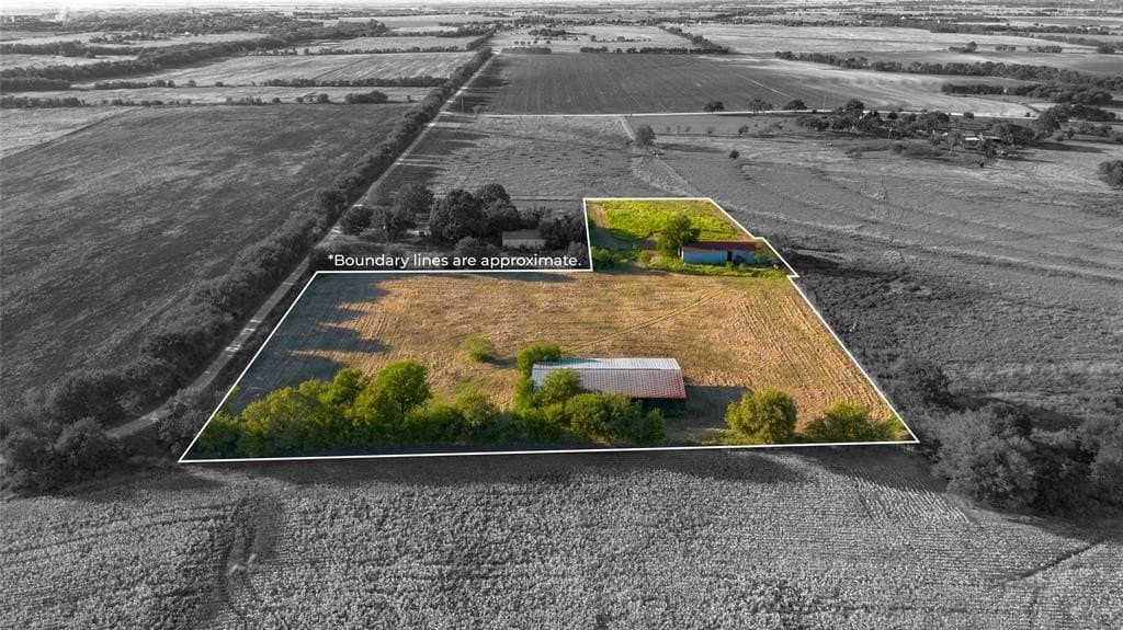 5.25 acres in Hill County