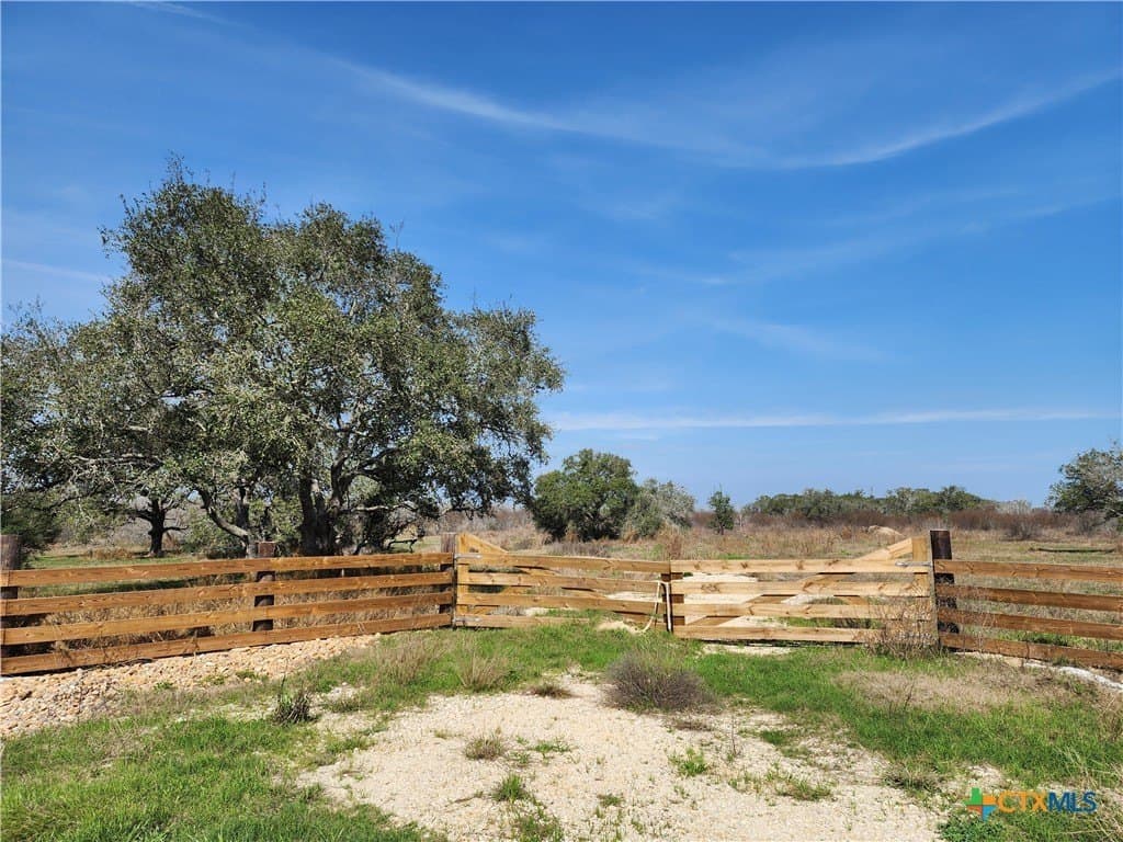 15 acres in Goliad County