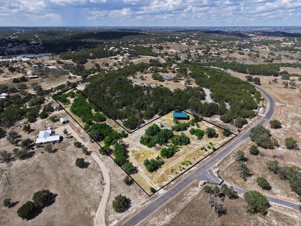 2.5 acres in Kerr County