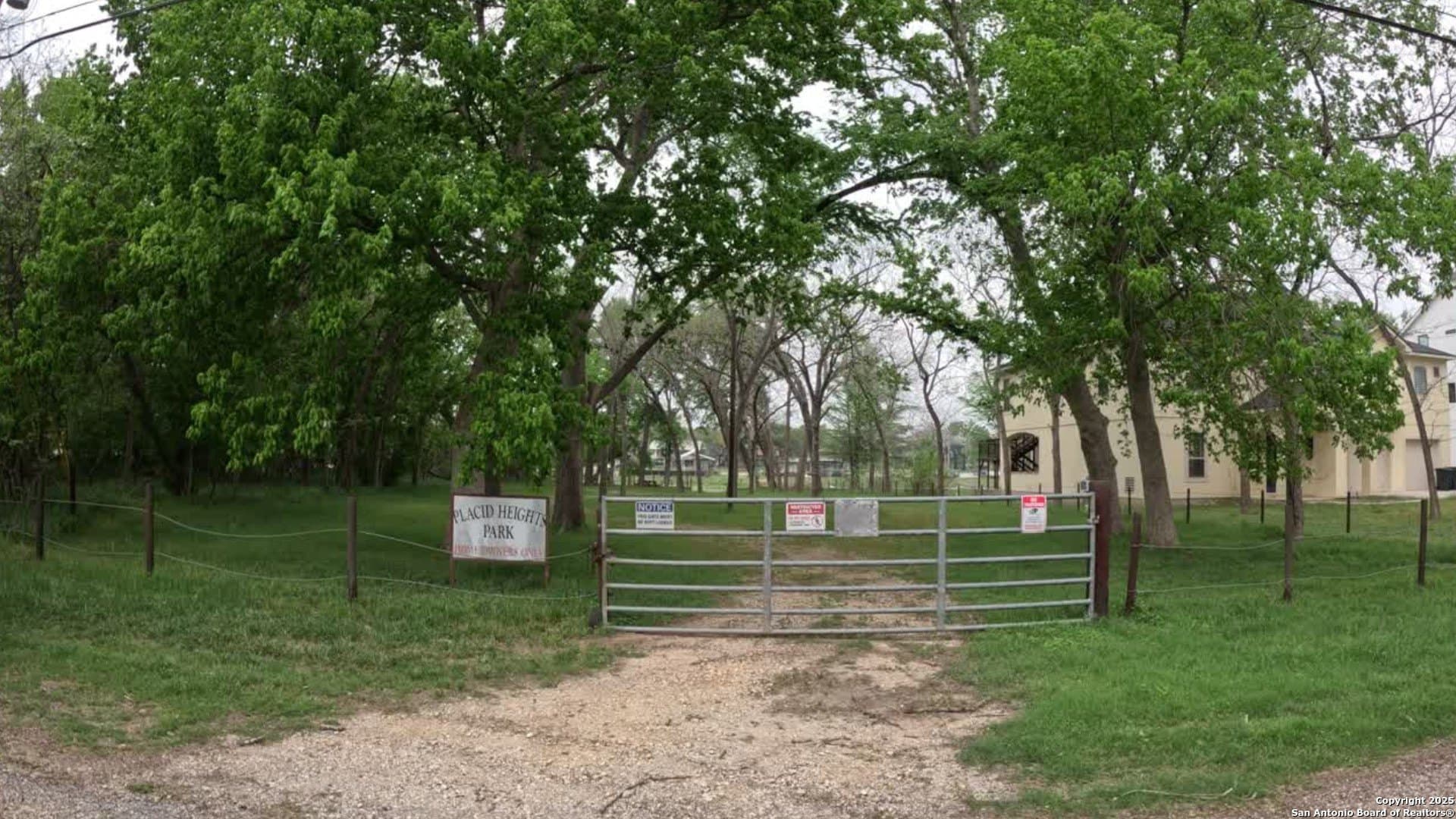 0.41 acres in Guadalupe County - photo 5