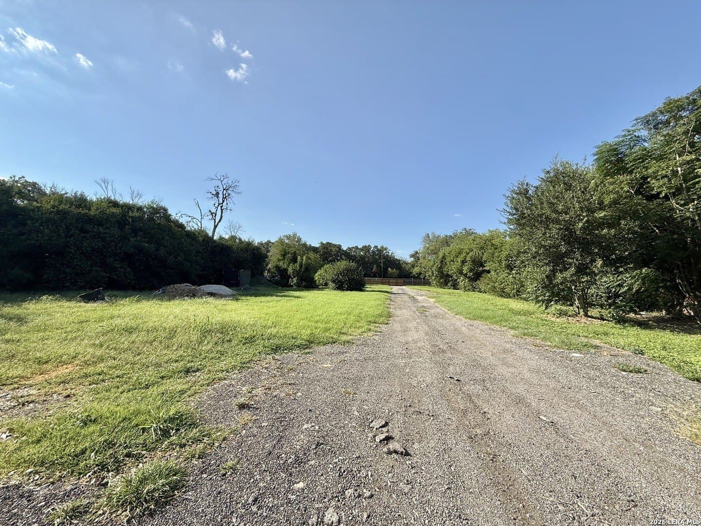 1 acres in Bexar County gallery image 3