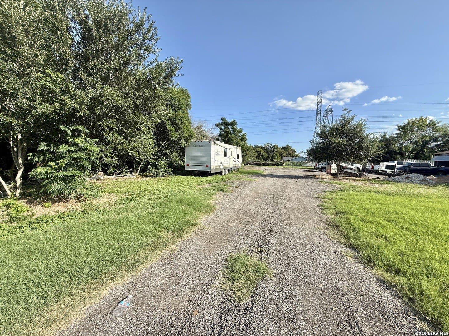 1 acres in Bexar County gallery image 4