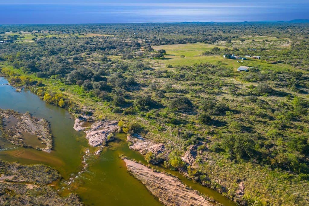 864.96 acres in Llano County gallery image 2